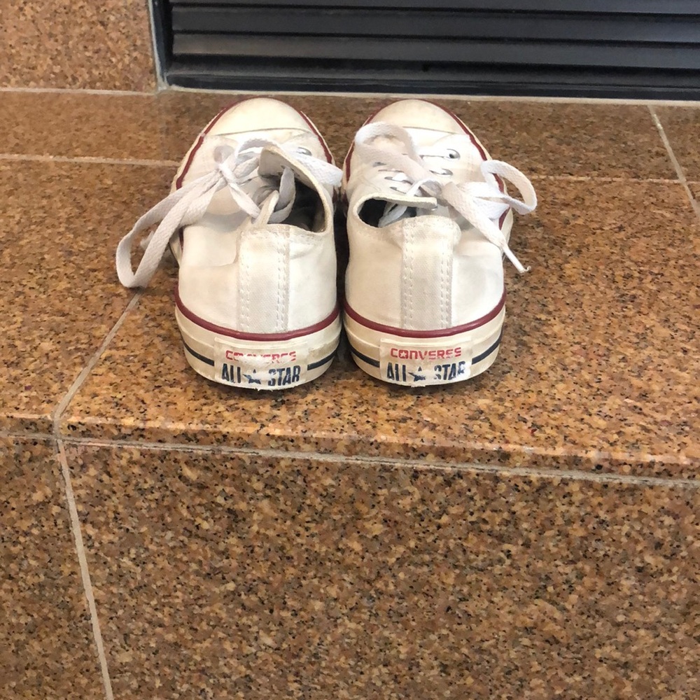 White converse - Picture 2 of 3